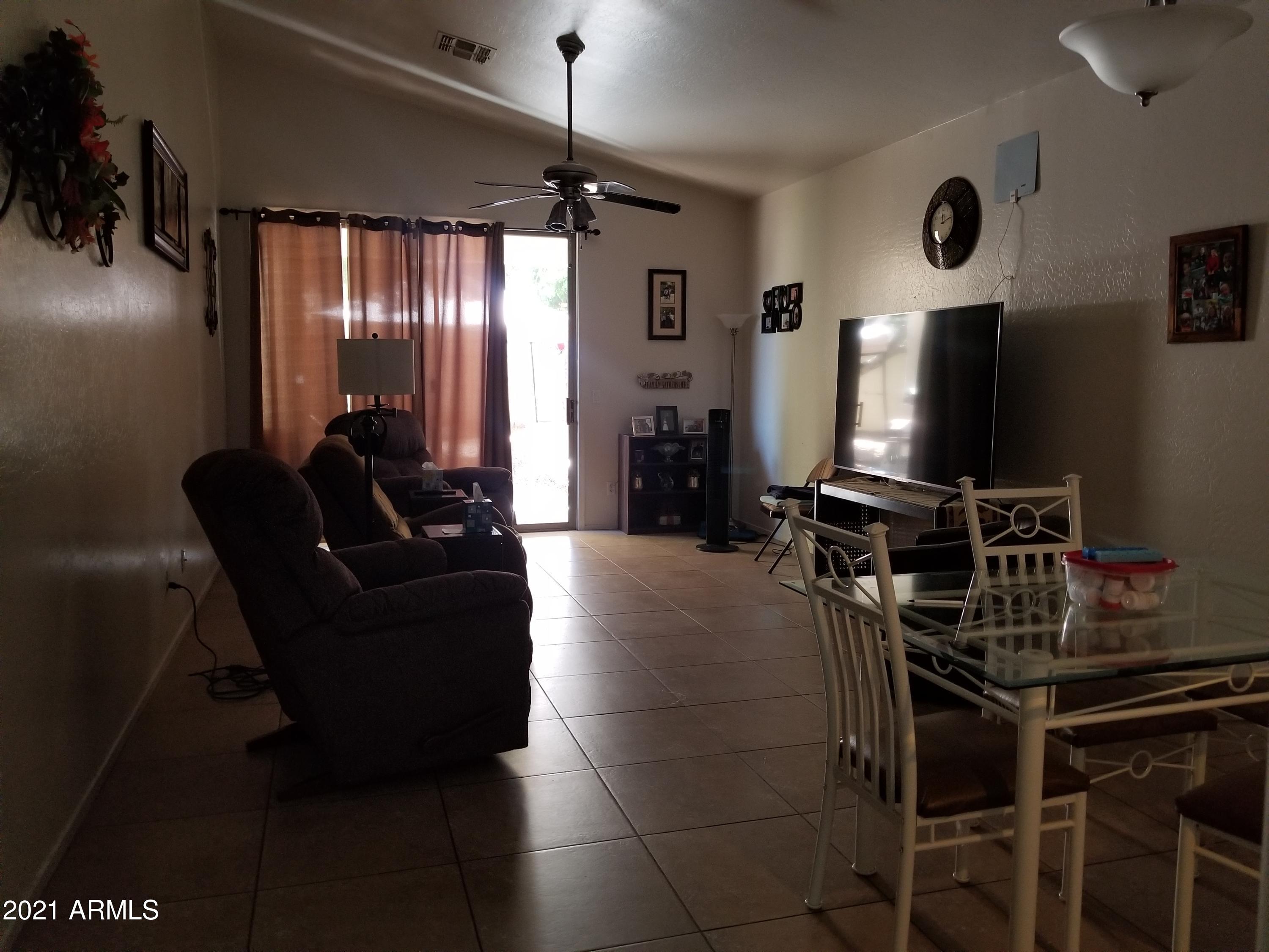 2723 East Carson Road Phoenix, AZ 85042 - Photo 7 of 24 Greatroom