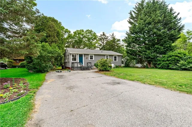 $3,000 | 76 South River Drive, Narragansett, RI 02882