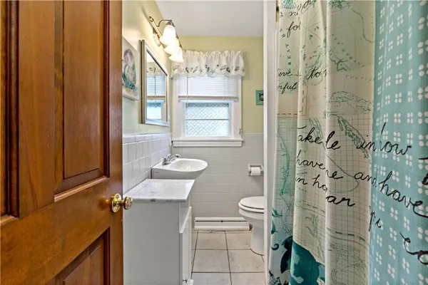 $3,000 | 76 South River Drive, Narragansett, RI 02882