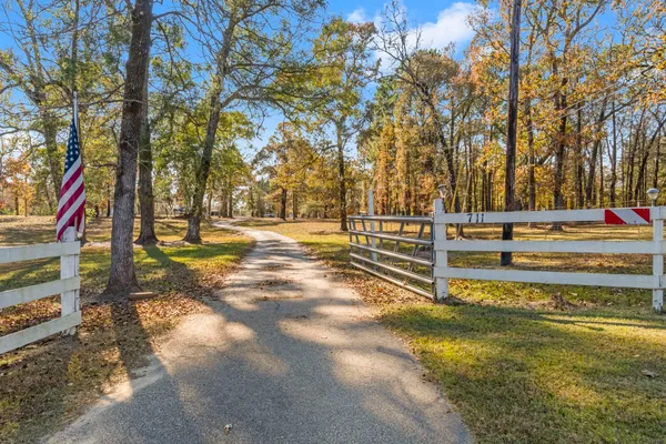 $439,000 | 711 May Drive, Onalaska, TX 77360