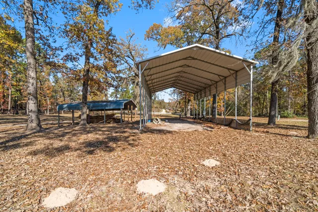 $450,000 | 711 May Drive, Onalaska, TX 77360