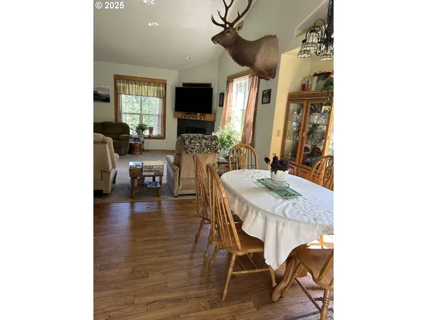 $889,900 | 7465 Kings Valley Highway, Dallas, OR 97338