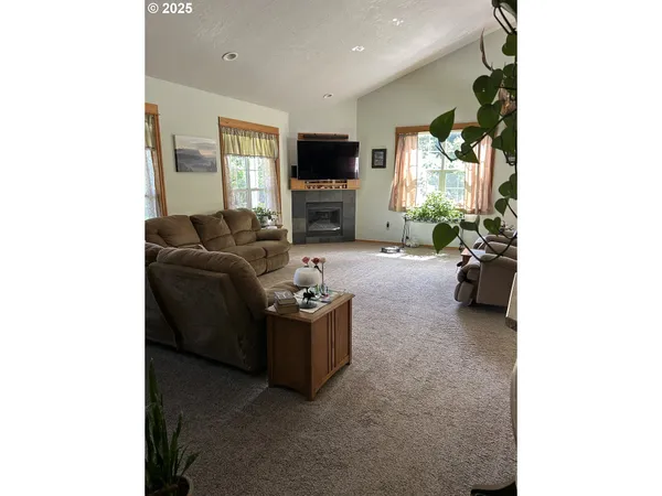 $889,900 | 7465 Kings Valley Highway, Dallas, OR 97338