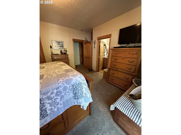 $889,900 | 7465 Kings Valley Highway, Dallas, OR 97338