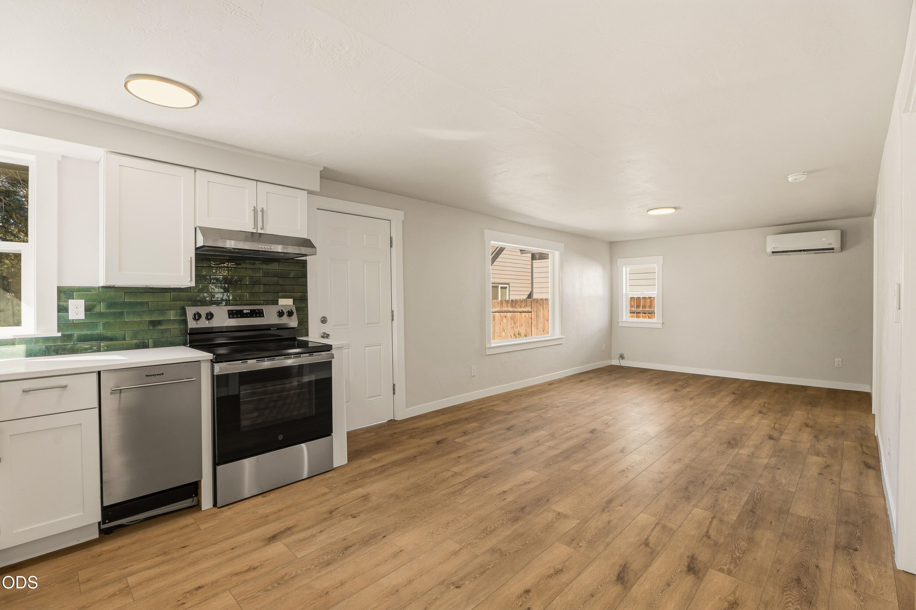 346 Southwest 12th Street Redmond, OR 97756 - Photo 9 of 31 Gallery Image 9