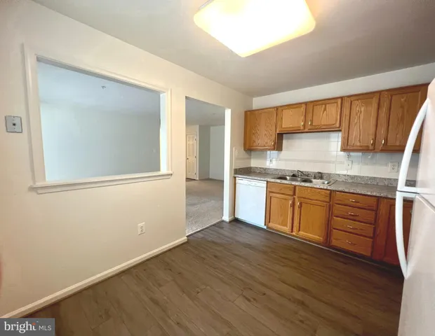 $2,150 | 7532 Coxton Court, Unit 128, Alexandria, VA 22306