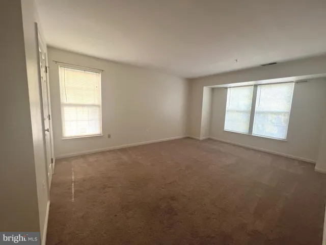 $2,150 | 7532 Coxton Court, Unit 128, Alexandria, VA 22306