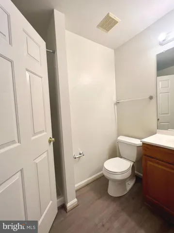 $2,150 | 7532 Coxton Court, Unit 128, Alexandria, VA 22306