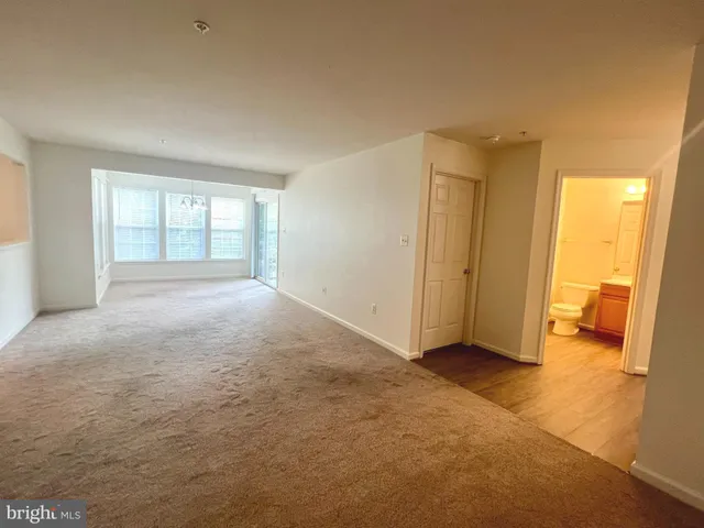 $2,150 | 7532 Coxton Court, Unit 128, Alexandria, VA 22306