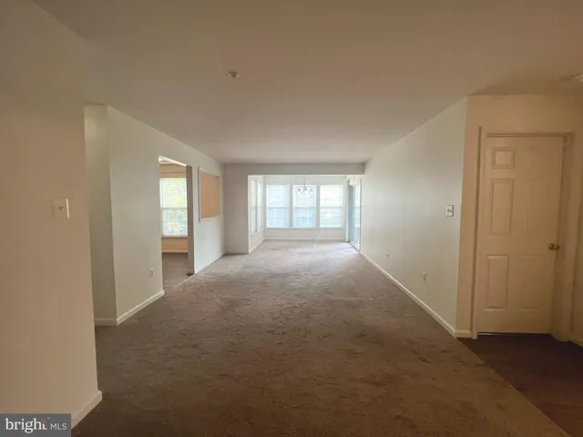 $2,150 | 7532 Coxton Court, Unit 128, Alexandria, VA 22306