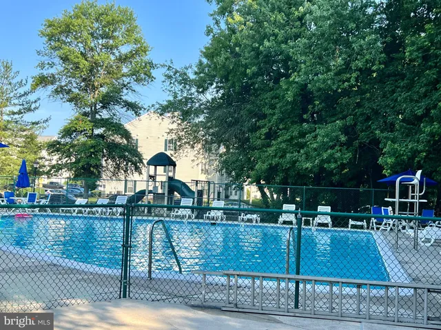 $2,150 | 7532 Coxton Court, Unit 128, Alexandria, VA 22306