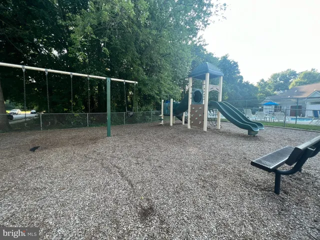 $2,150 | 7532 Coxton Court, Unit 128, Alexandria, VA 22306