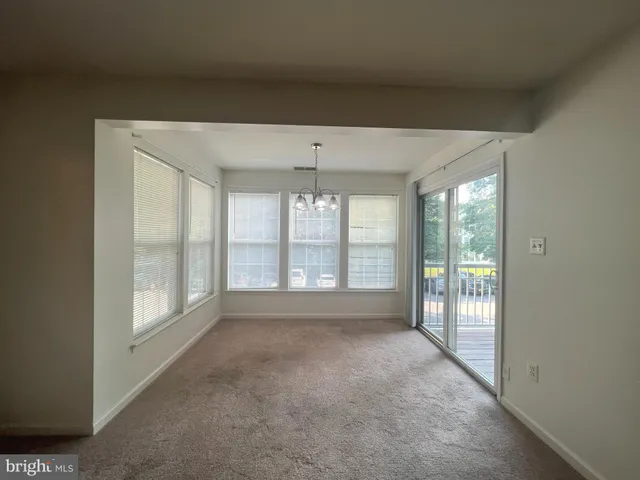 $2,150 | 7532 Coxton Court, Unit 128, Alexandria, VA 22306