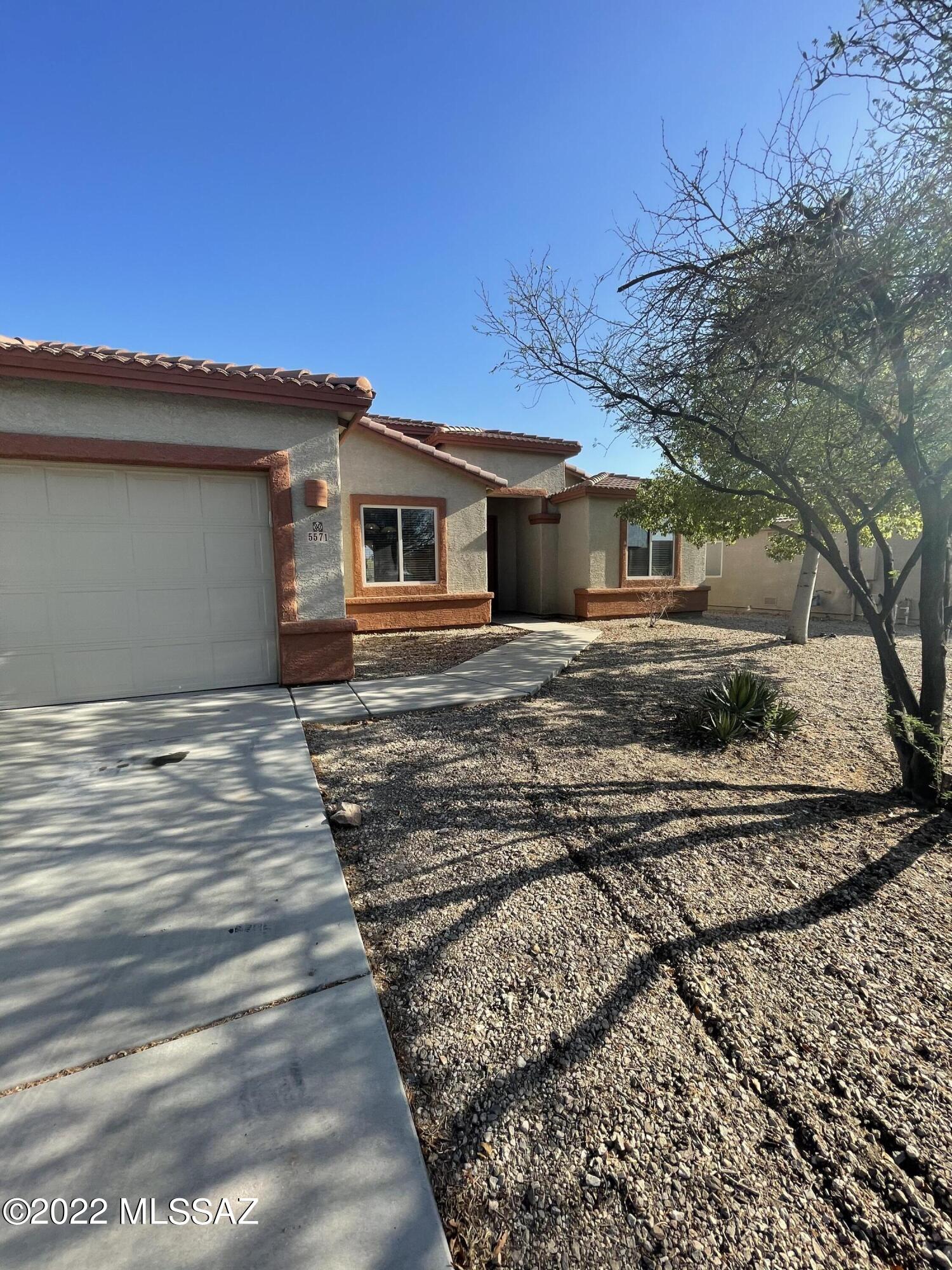 5571 West Red Rock Ridge Street Tucson, AZ 85742 - Photo 2 of 9
