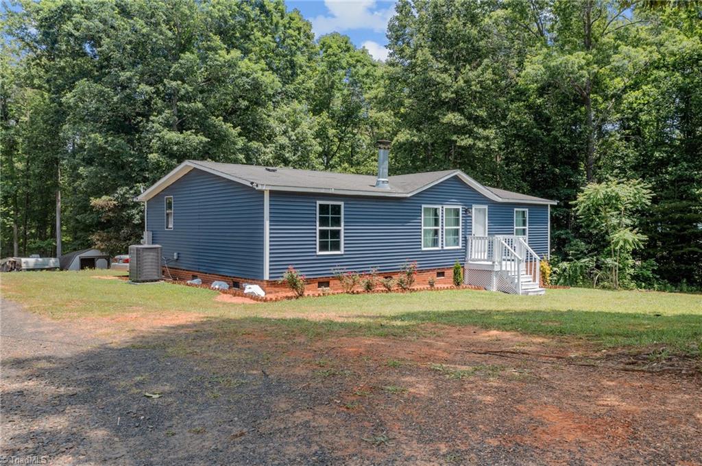 801 Brooks Road Reidsville, NC 27320 - Photo 5 of 44 Gallery Image 5