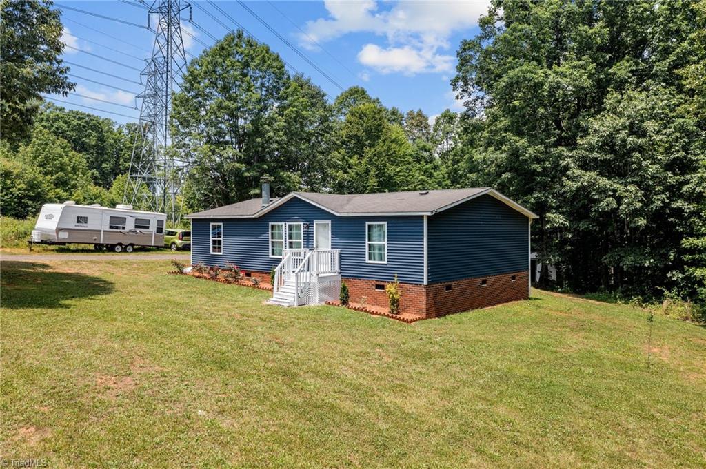801 Brooks Road Reidsville, NC 27320 - Photo 6 of 44 Gallery Image 6