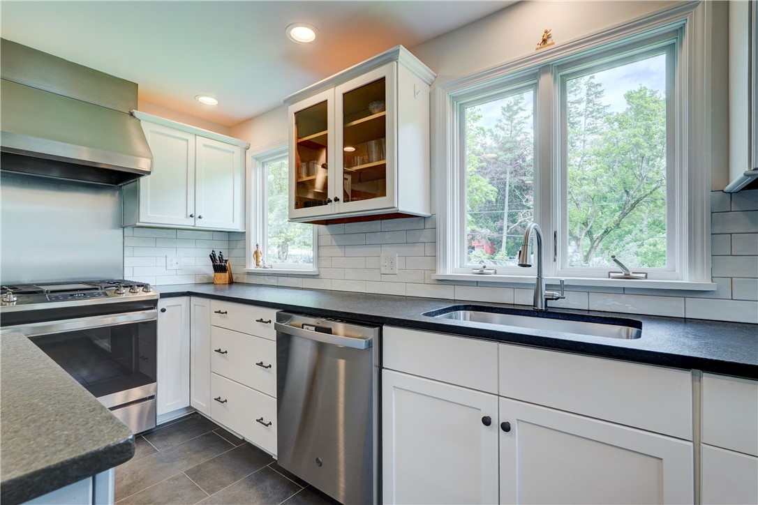 17 West Jefferson Road Pittsford, NY 14534 - Photo 7 of 50 Kitchen