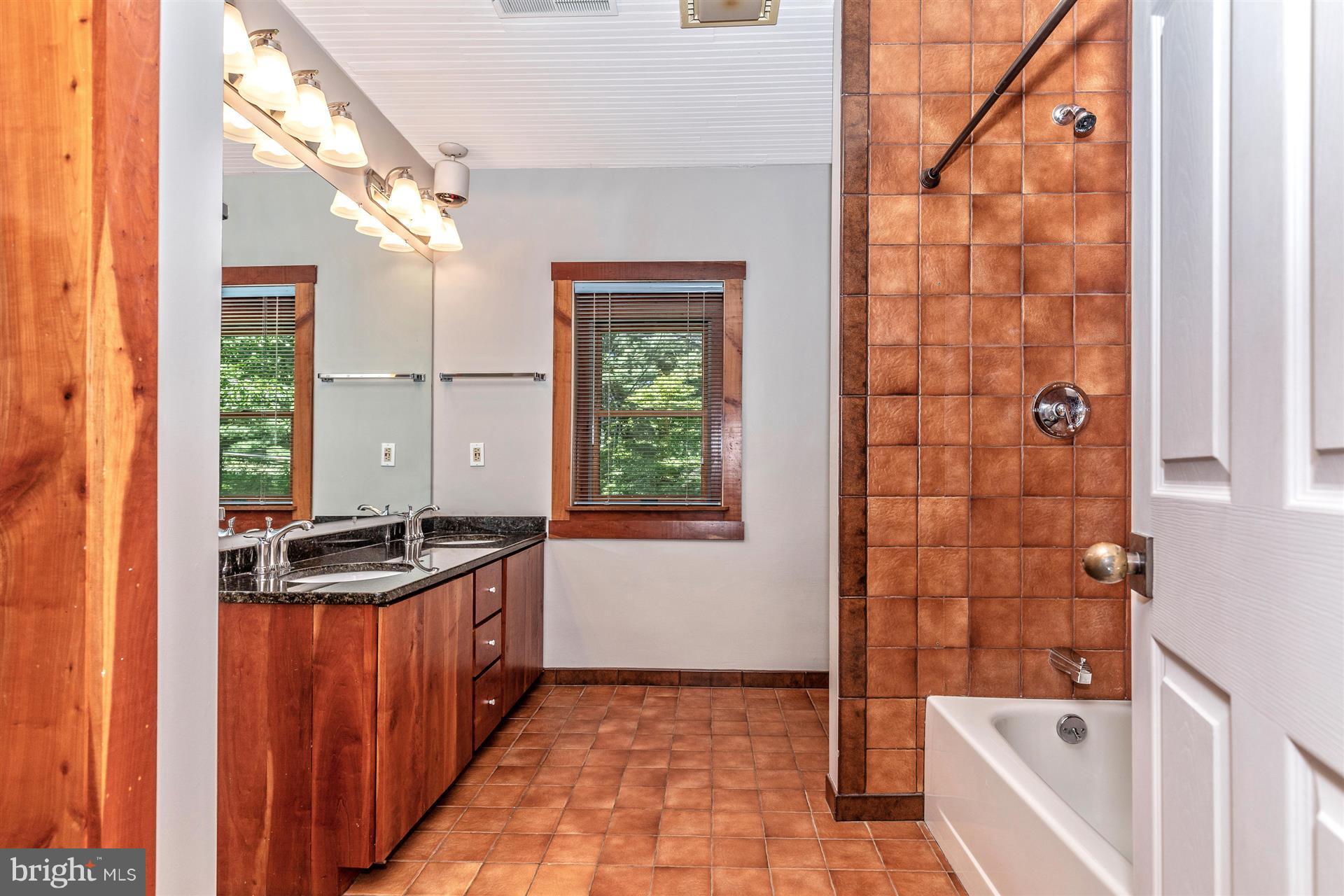 2931 Fry Road Jefferson, MD 21755 - Photo 8 of 30 MAIN LEVEL FULL BATH