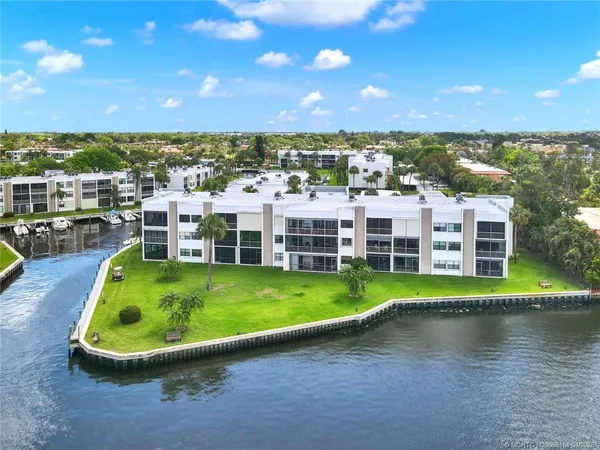 $319,900 | 1950 Southwest Palm City Road, Unit 1102, Stuart, FL 34994