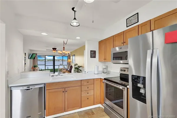 $319,900 | 1950 Southwest Palm City Road, Unit 1102, Stuart, FL 34994