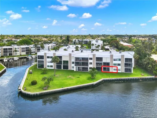 $319,900 | 1950 Southwest Palm City Road, Unit 1102, Stuart, FL 34994