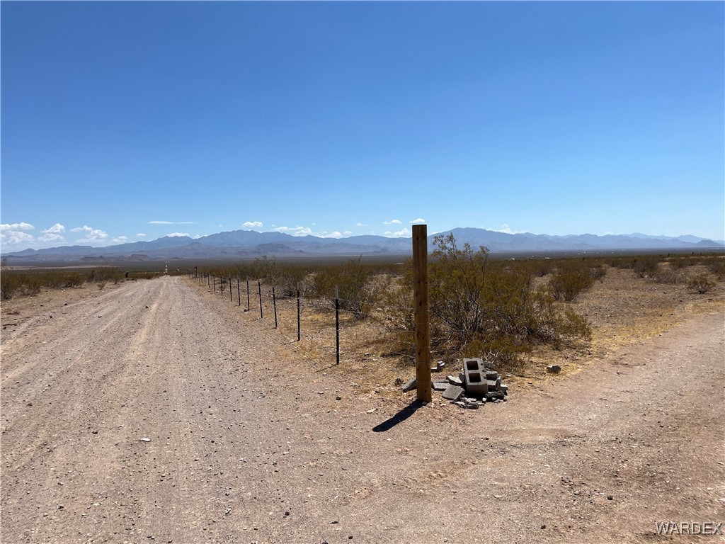 0 South Spinel Road Golden Valley, AZ 86413 - Photo 3 of 14 Yard