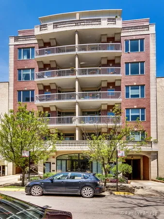 $4,900 | 508 West Melrose Street, Unit 5D, Chicago, IL 60657