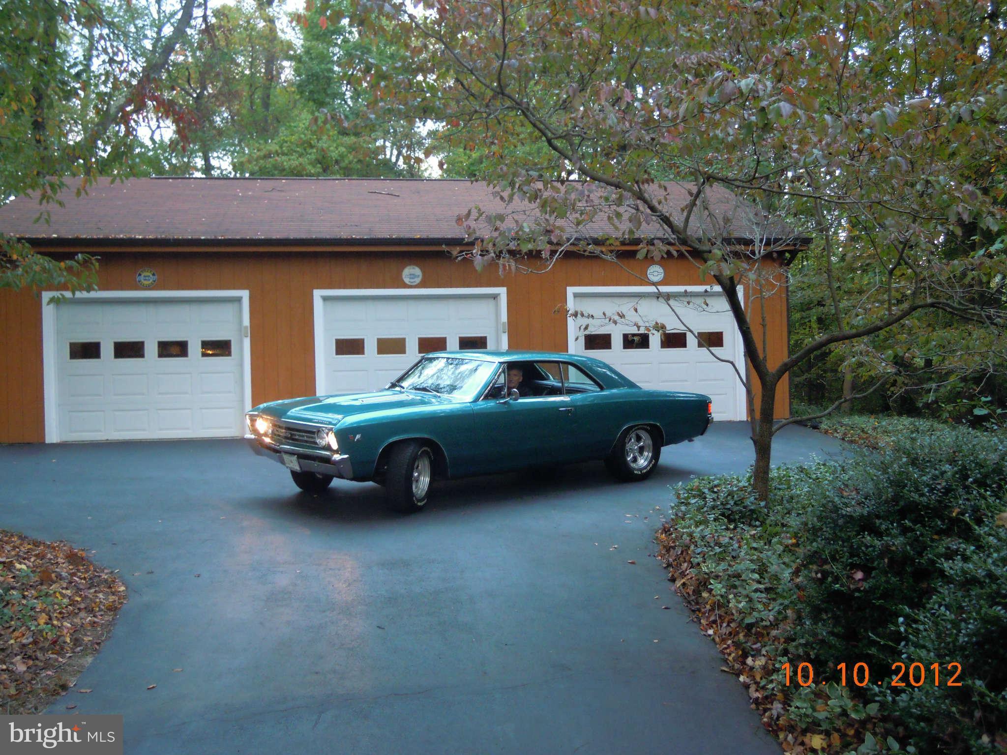 125 Fort Hoyle Road Joppa, MD 21085 - Photo 2 of 30 Garage