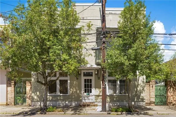 $2,200 | 1931 Burgundy Street, Unit 15, New Orleans, LA 70116