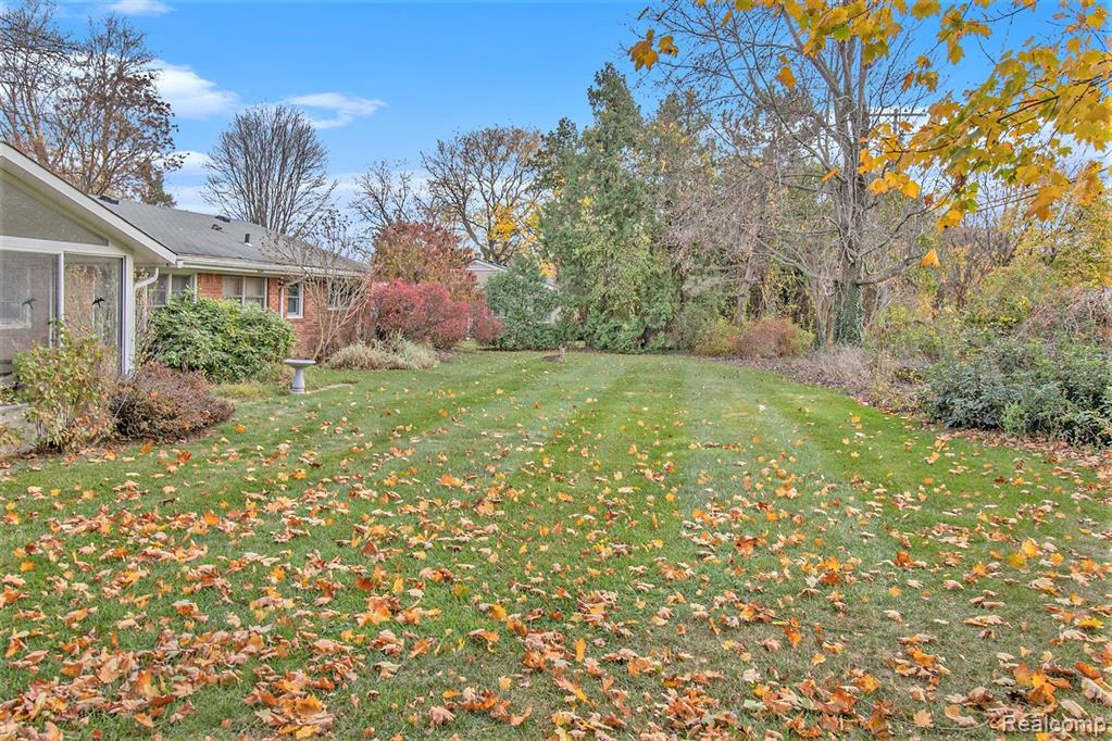 5730 Burnham Road Bloomfield Hills, MI 48301 - Photo 20 of 22