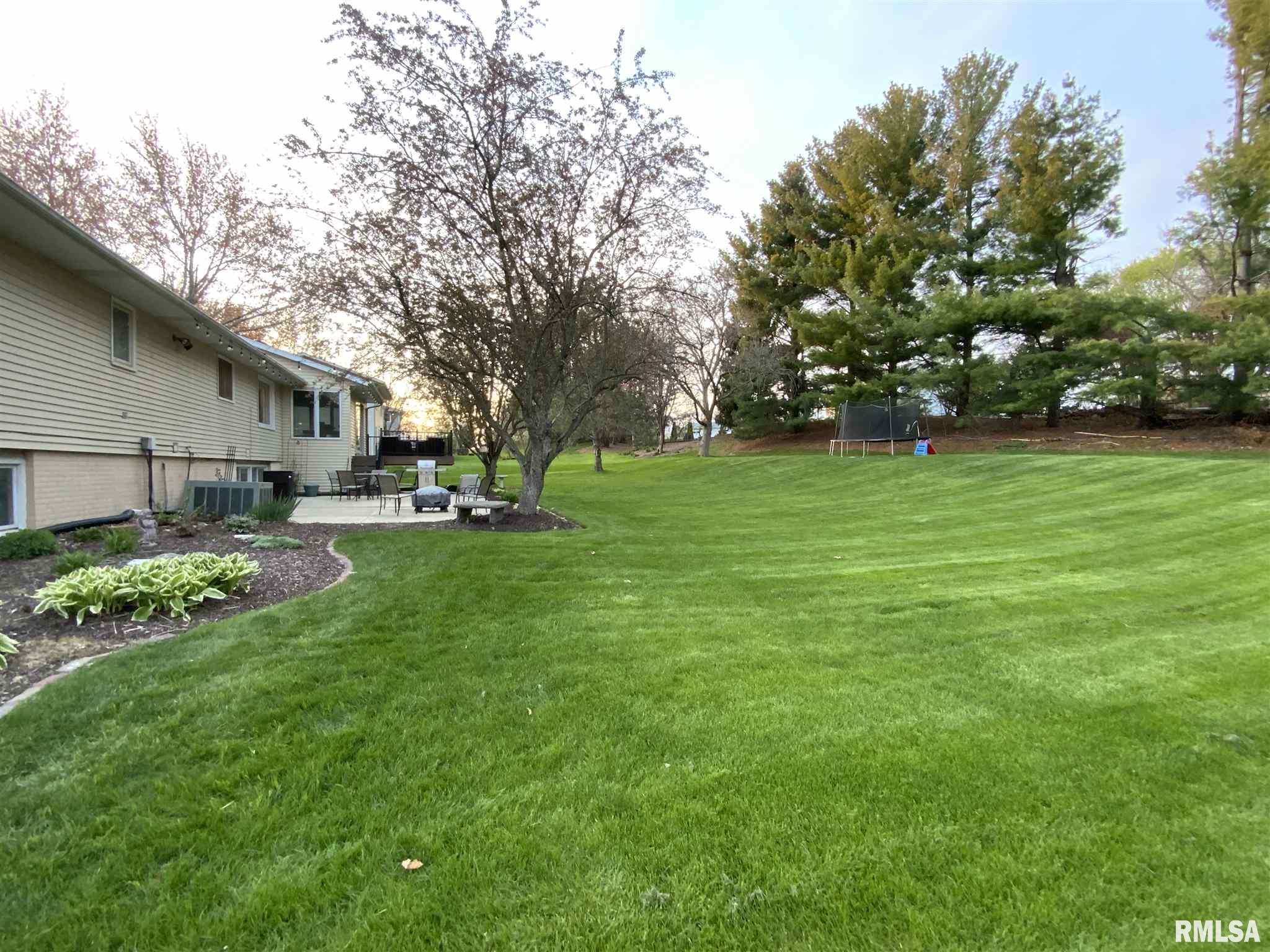 5230 White Post Road Bettendorf, IA 52722 - Photo 4 of 22