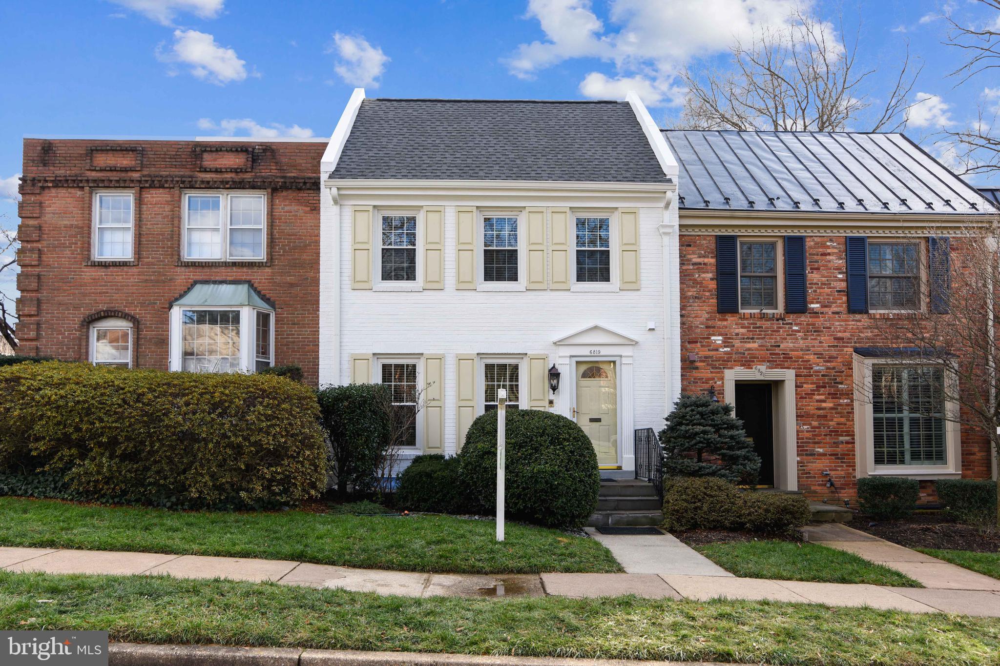 Block of 4  Townhomes Backing to SF Homes