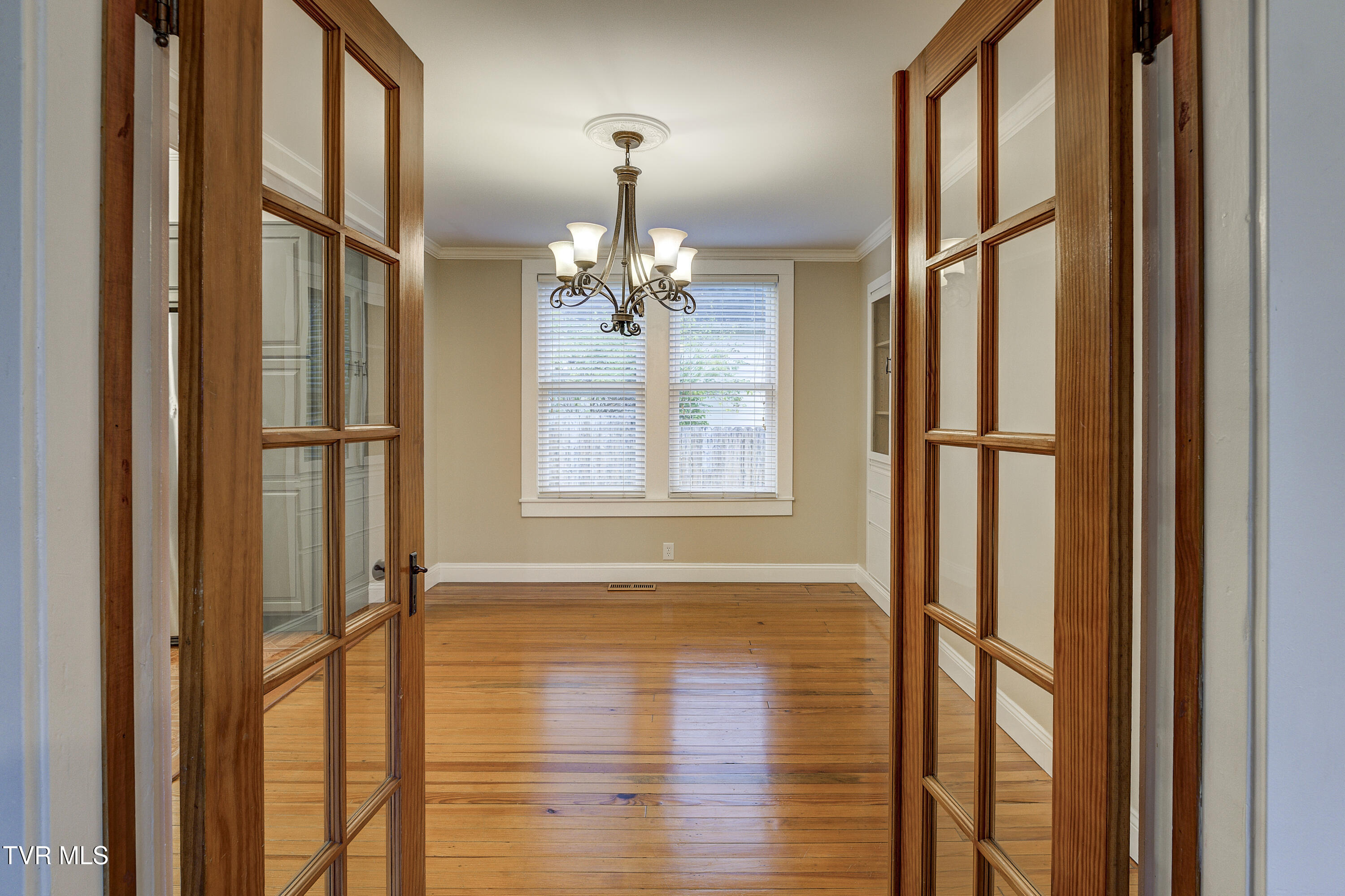 310 North Elm Avenue Erwin, TN 37650 - Photo 11 of 56 ELM-8