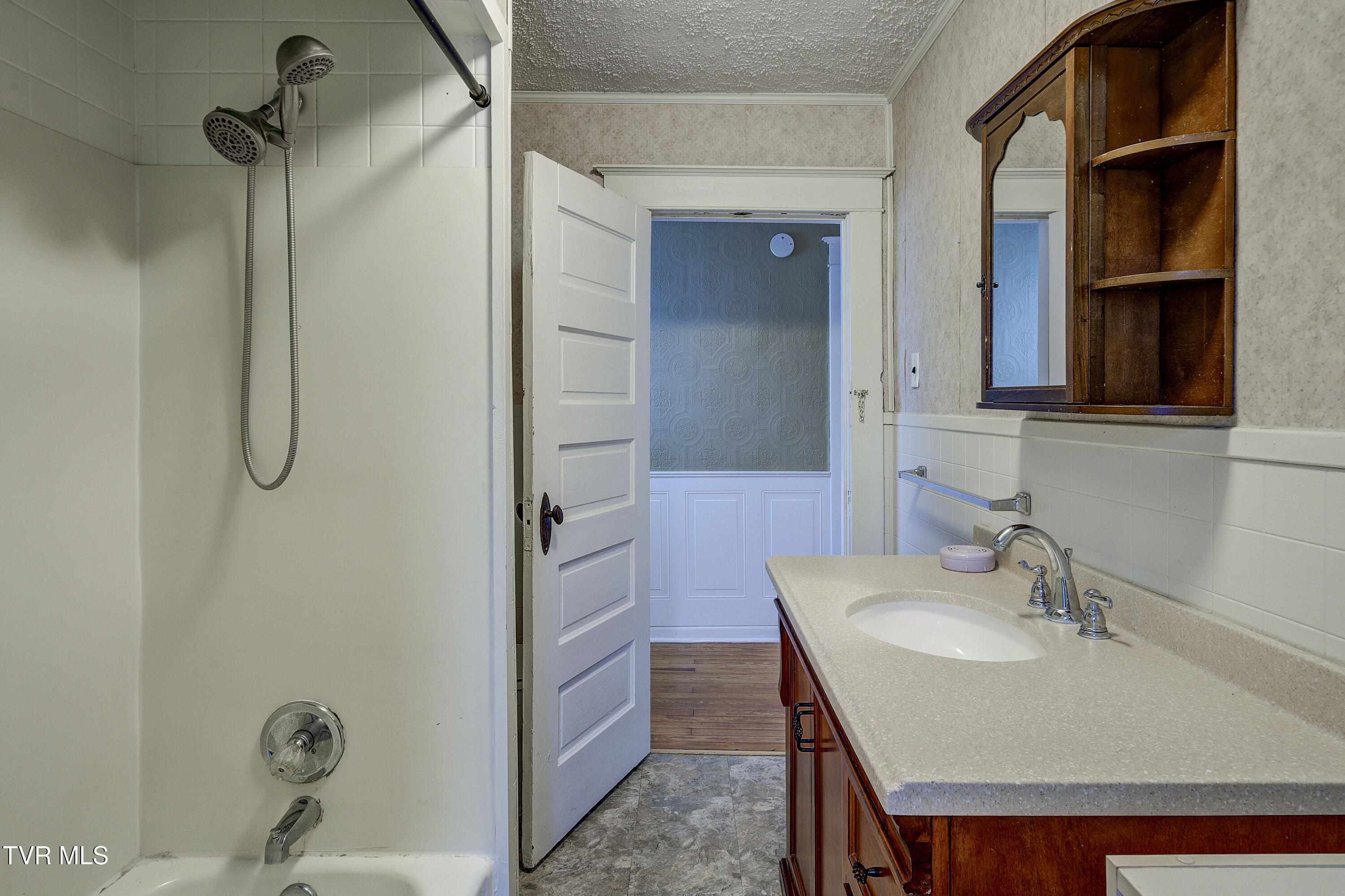 310 North Elm Avenue Erwin, TN 37650 - Photo 41 of 56 ELM-38