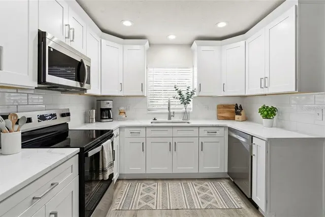 $435,000 | 5207 Burr Place, Seffner, FL 33584