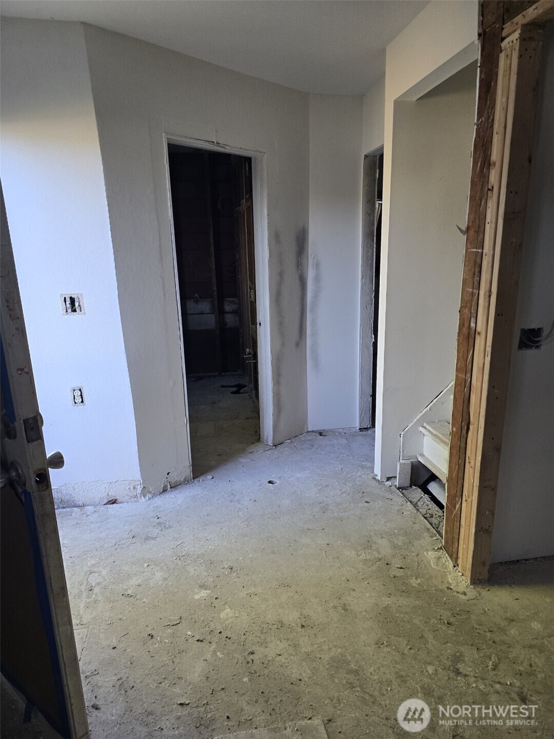 1501 Broadway Everett, WA 98201 - Photo 4 of 9 a view of empty room