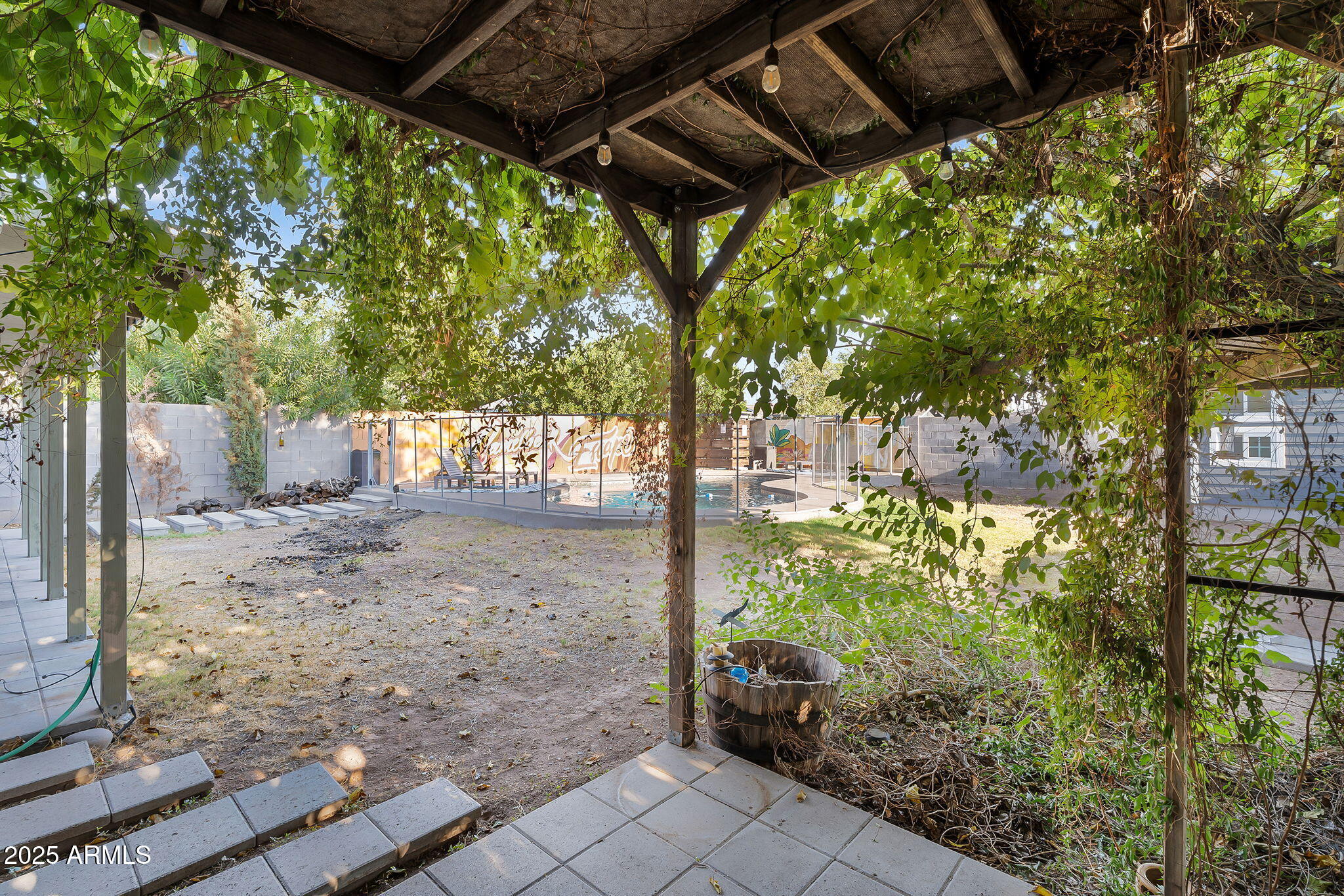 1035 East Pierson Street Phoenix, AZ 85014 - Photo 29 of 34 a backyard of a house with lots of green space