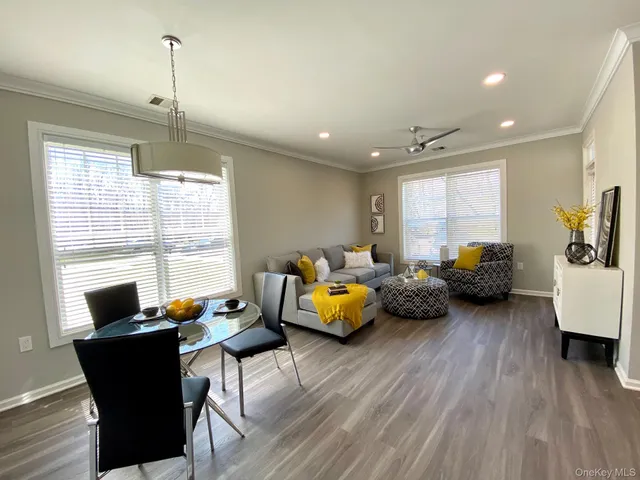 $3,190 | 118 Pond Road, Unit 1118, Coram, NY 11727