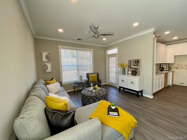 $3,190 | 118 Pond Road, Unit 1118, Coram, NY 11727