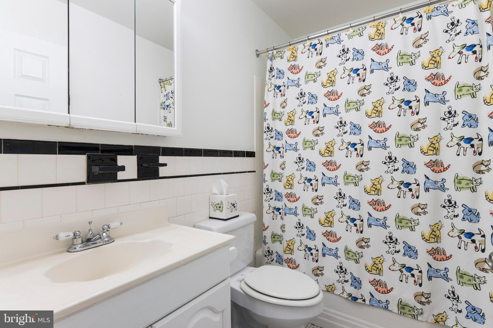 5 Lexington Road Hanover, MD 21076 - Photo 15 of 36 Bright Bath
