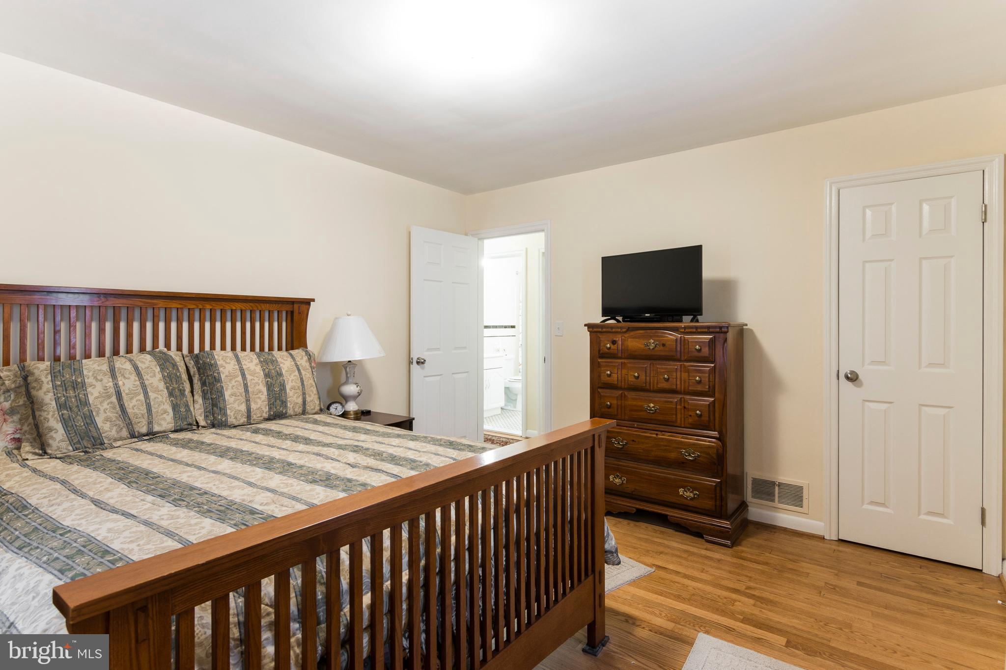 5 Lexington Road Hanover, MD 21076 - Photo 16 of 36 Main Bedroom on Main Level / Hardwood Floors