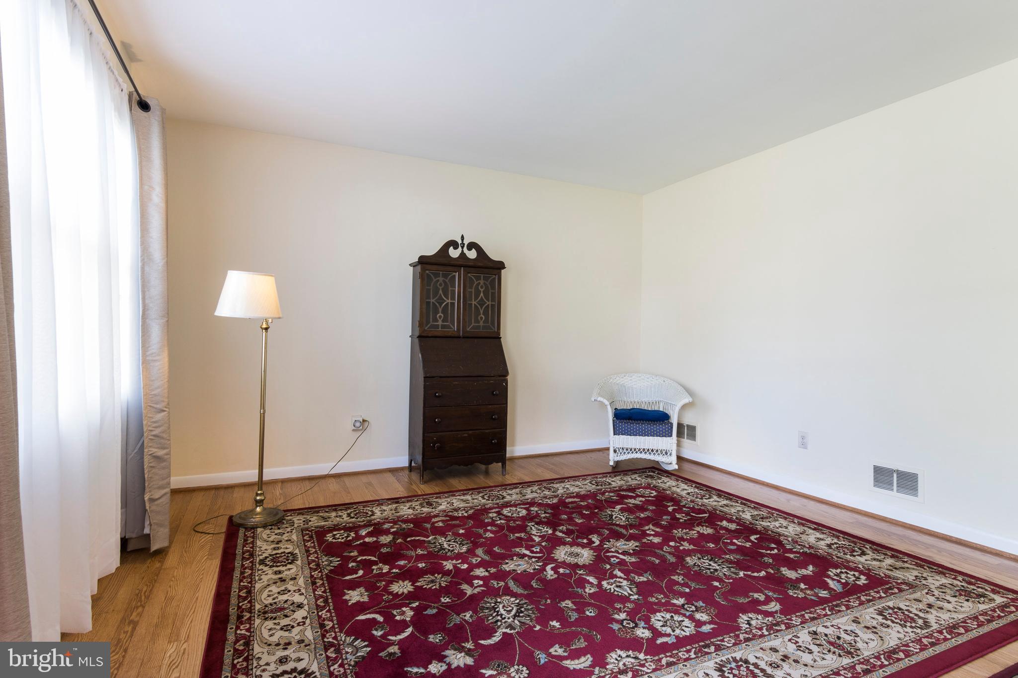 5 Lexington Road Hanover, MD 21076 - Photo 4 of 36 Bright Living Room w/Hardwood Floors