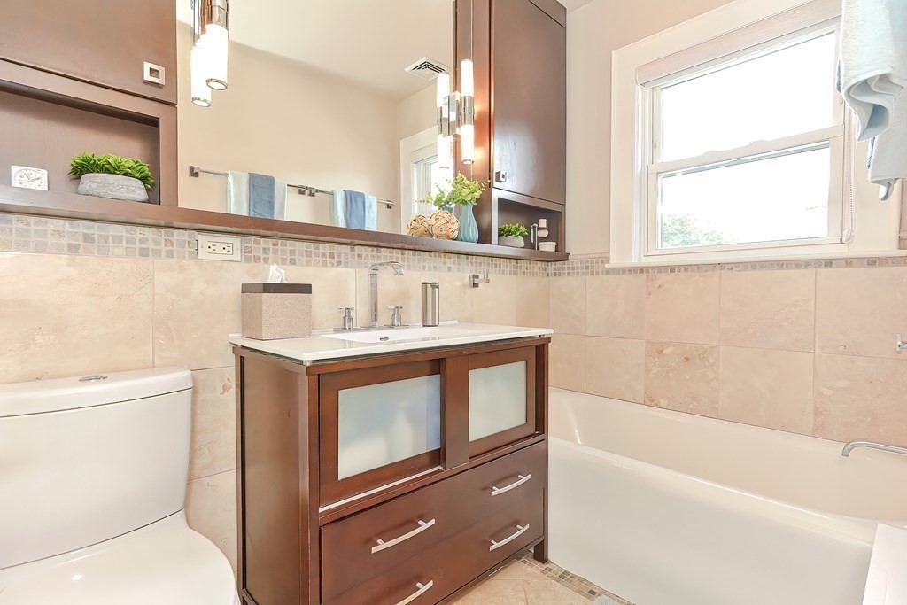 76 Elson Road, Unit 2 Waltham, MA 02451 - Photo 20 of 26 Gallery Image 20