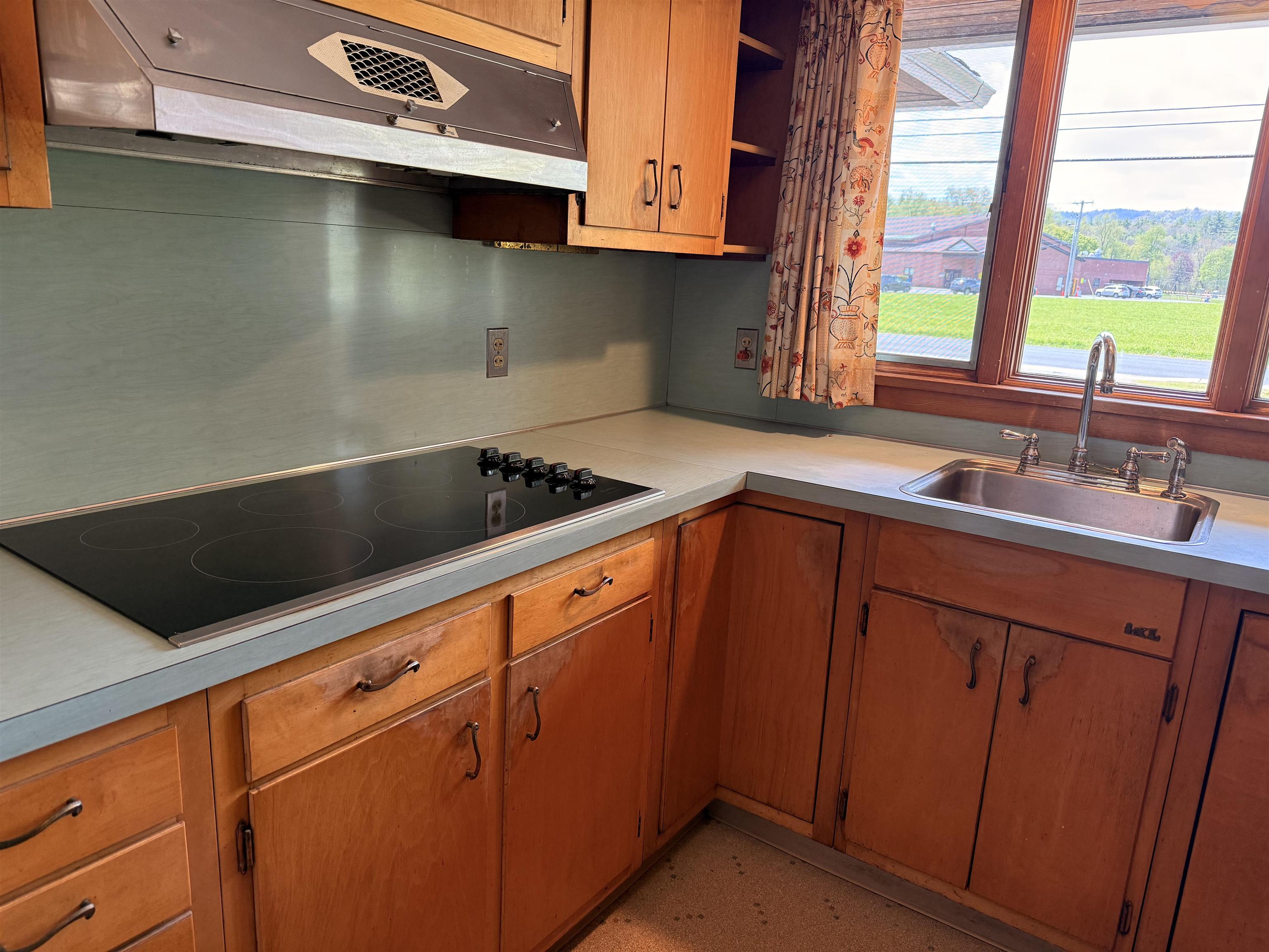 422 Governor Hunt Road Vernon, VT 05354 - Photo 3 of 58
