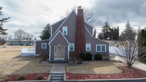 $274,900 | 105 South Bluff Street, Albany, IL 61230