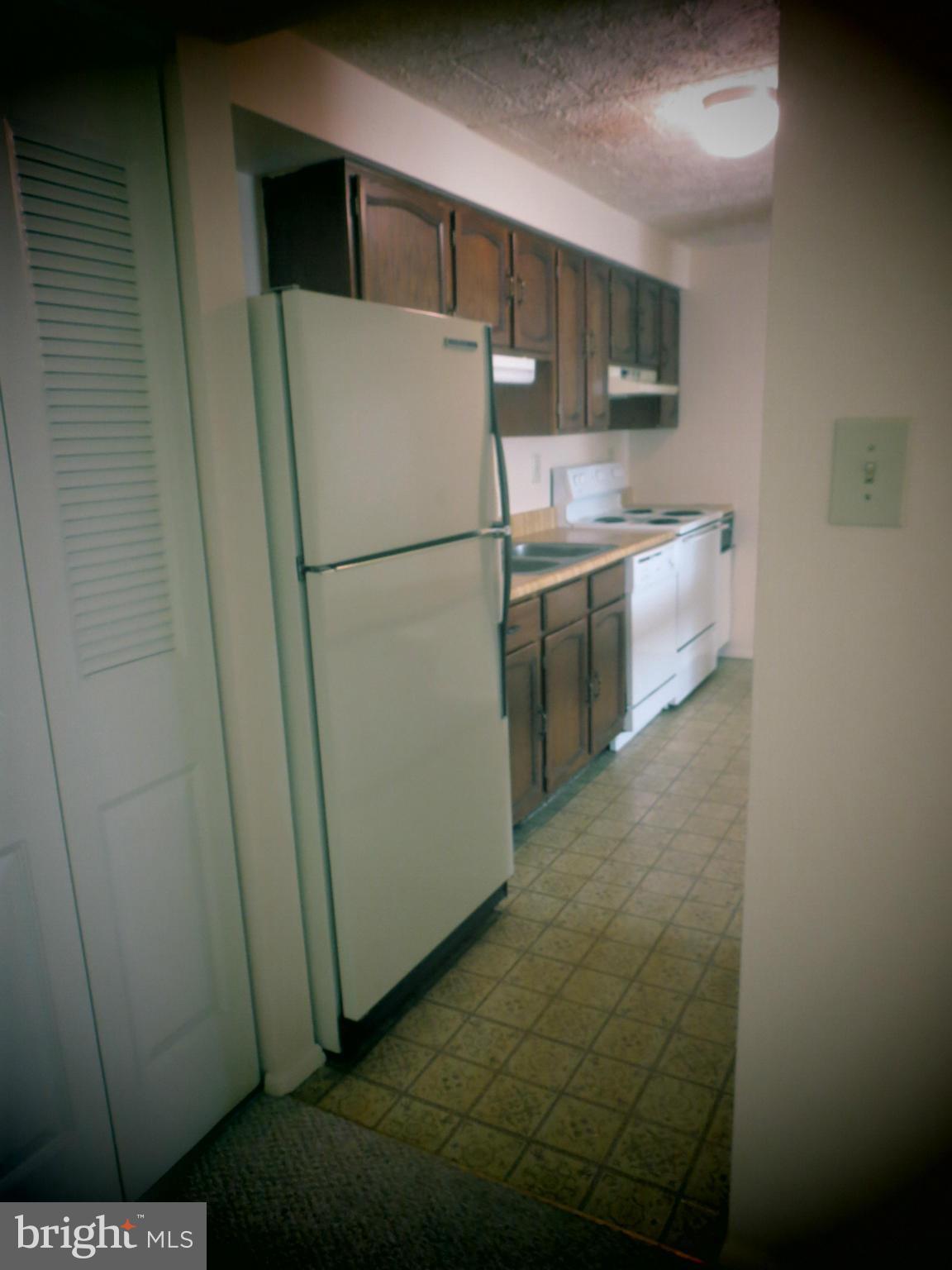 1001 Heather Ridge Drive, Unit B Frederick, MD 21702 - Photo 14 of 30 Kitchen