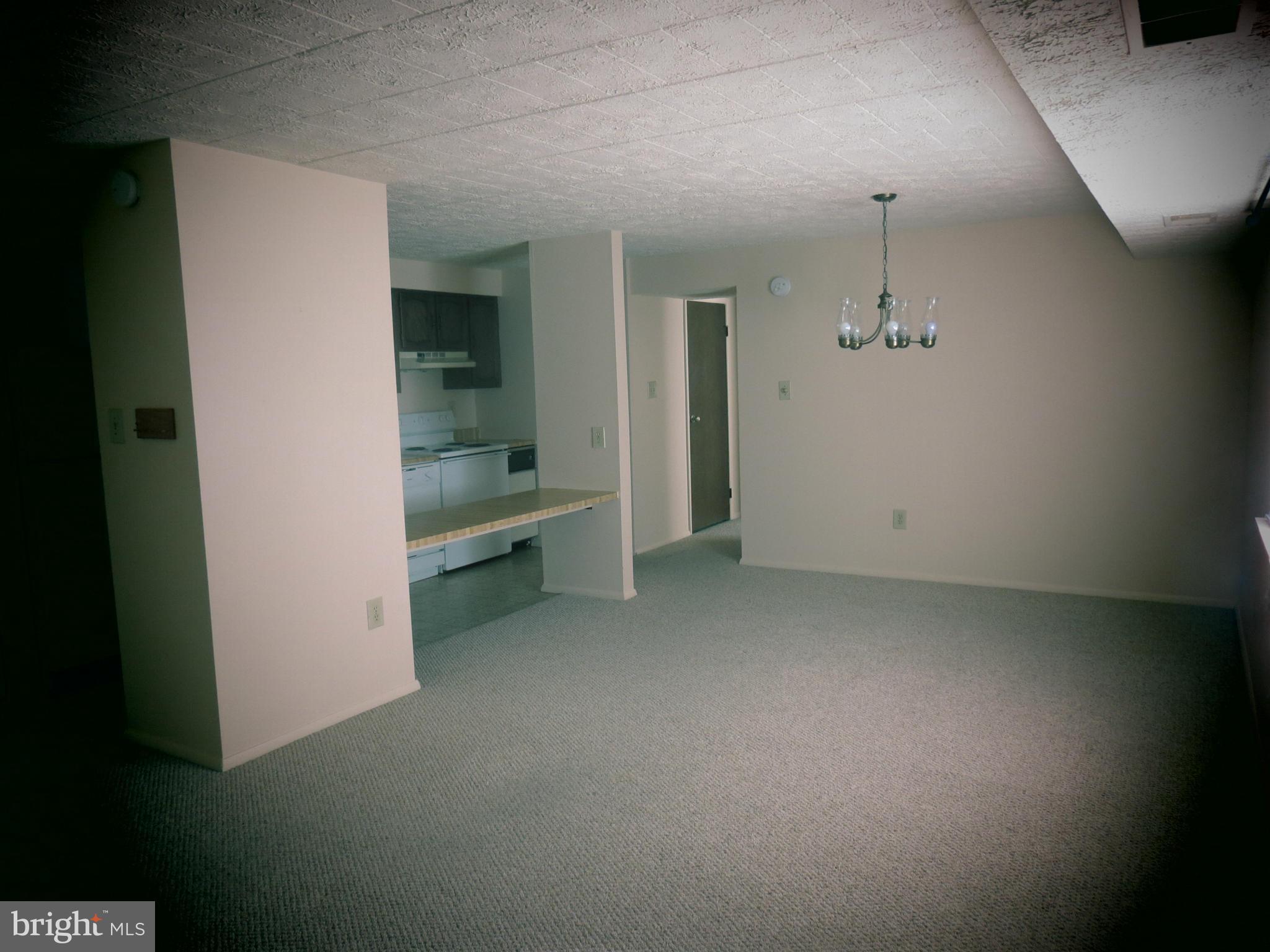 1001 Heather Ridge Drive, Unit B Frederick, MD 21702 - Photo 8 of 30 Living Room