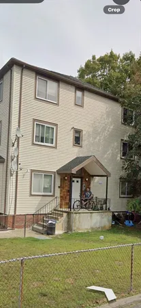 $1,900 | 45-49 Blanchard Street, Unit 2B, Rockland, MA 02370