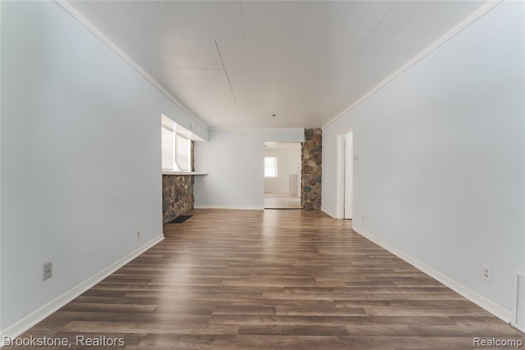 202 West Rundell Street Pontiac, MI 48342 - Photo 4 of 27