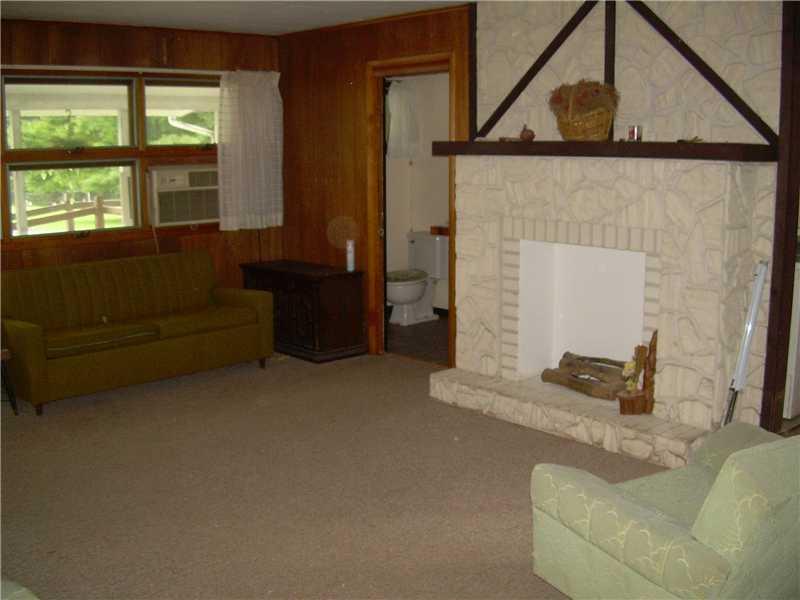 291 Old Rte 19 New Castle, PA 16101 - Photo 2 of 12 Family Room. Family room/dining room combo